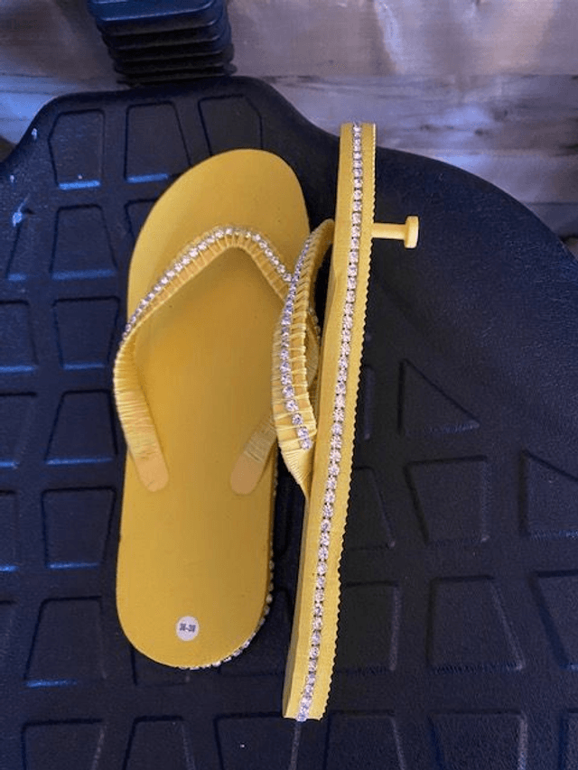 Tongs Jaunes